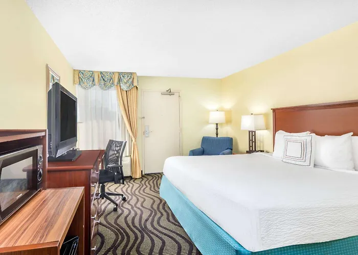 Baymont By Wyndham Savannah Midtown