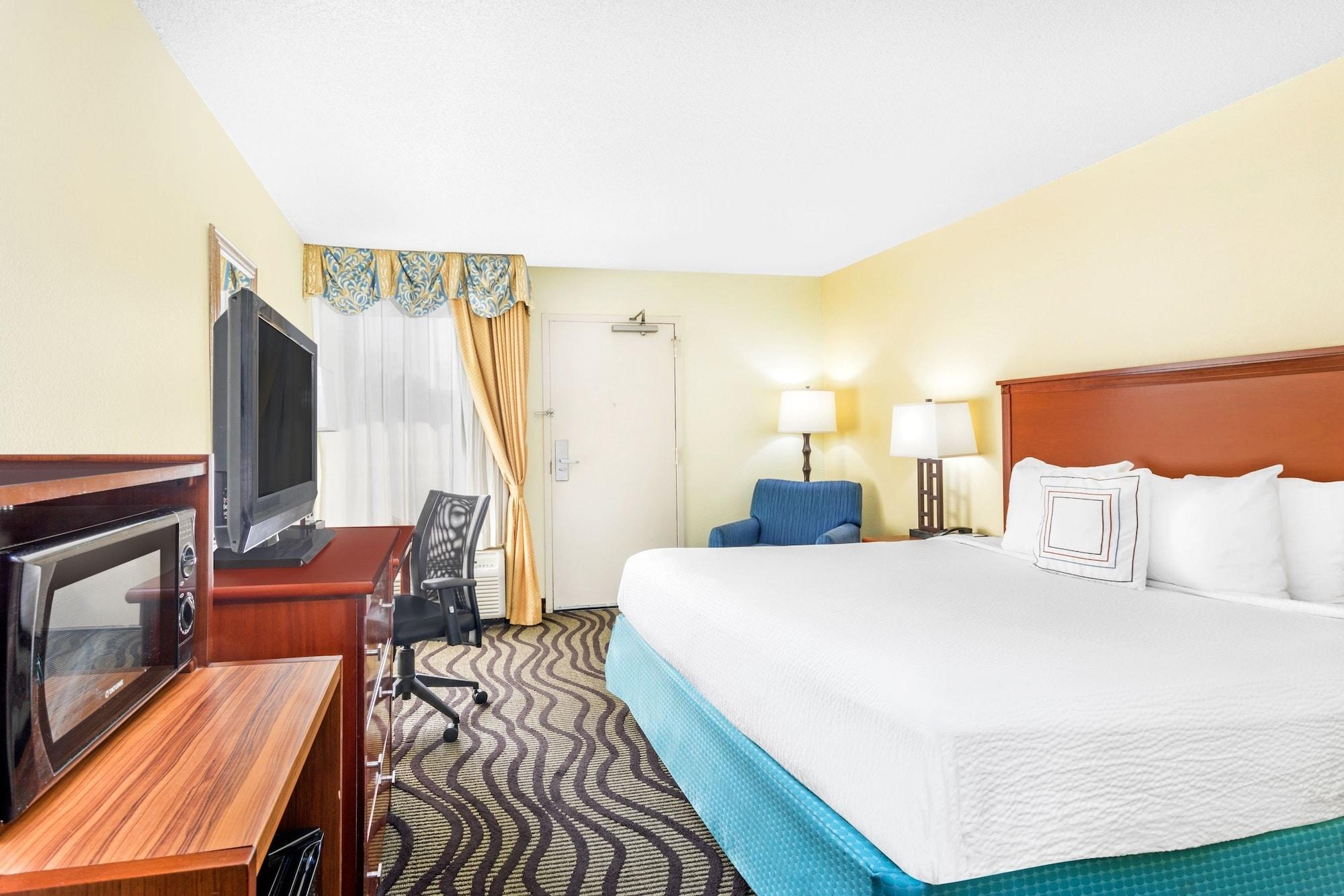 Baymont By Wyndham Midtown Hotel