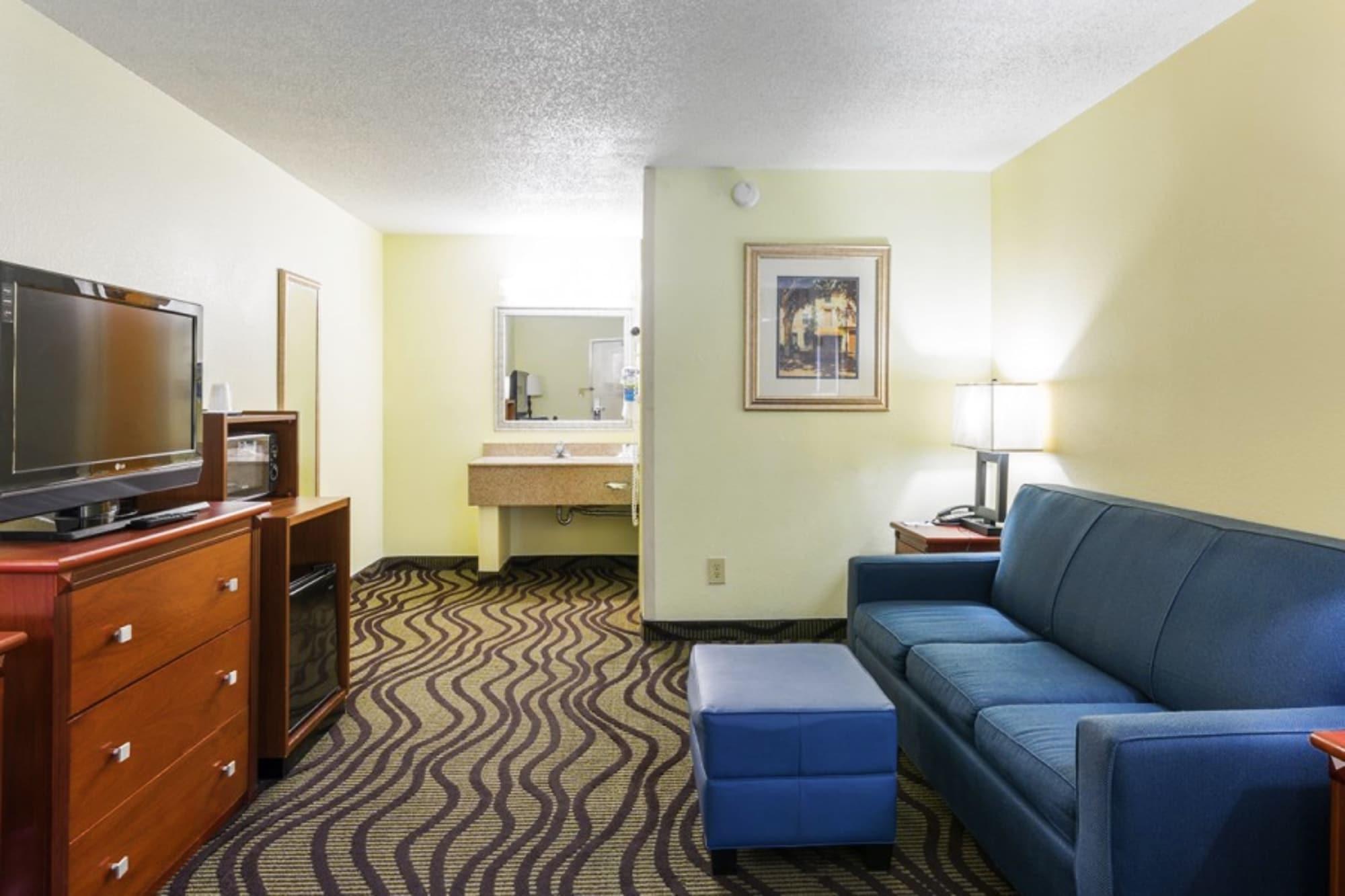 Hotel Baymont By Wyndham Midtown Savannah