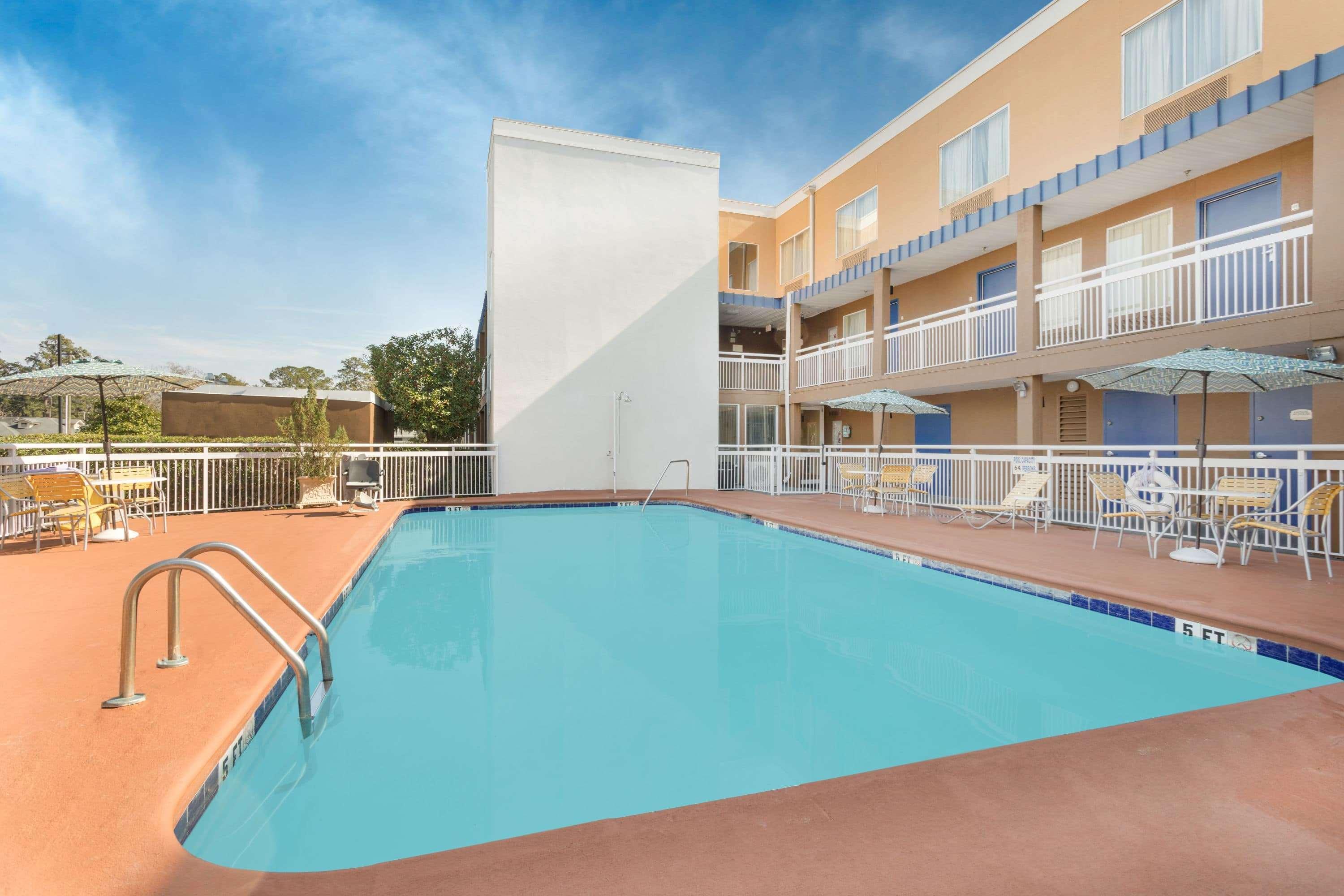 Baymont By Wyndham Midtown 3*