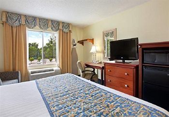 Baymont By Wyndham Midtown Hotel